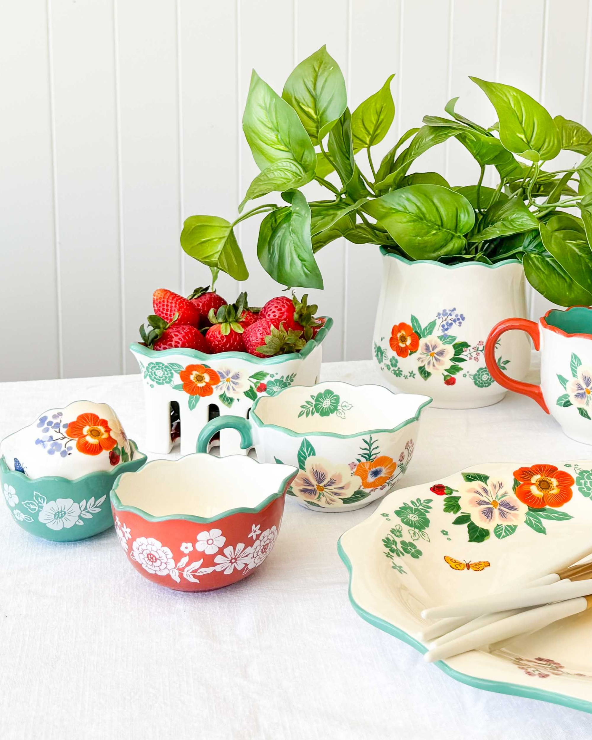 Posie Ceramic Fruit Basket