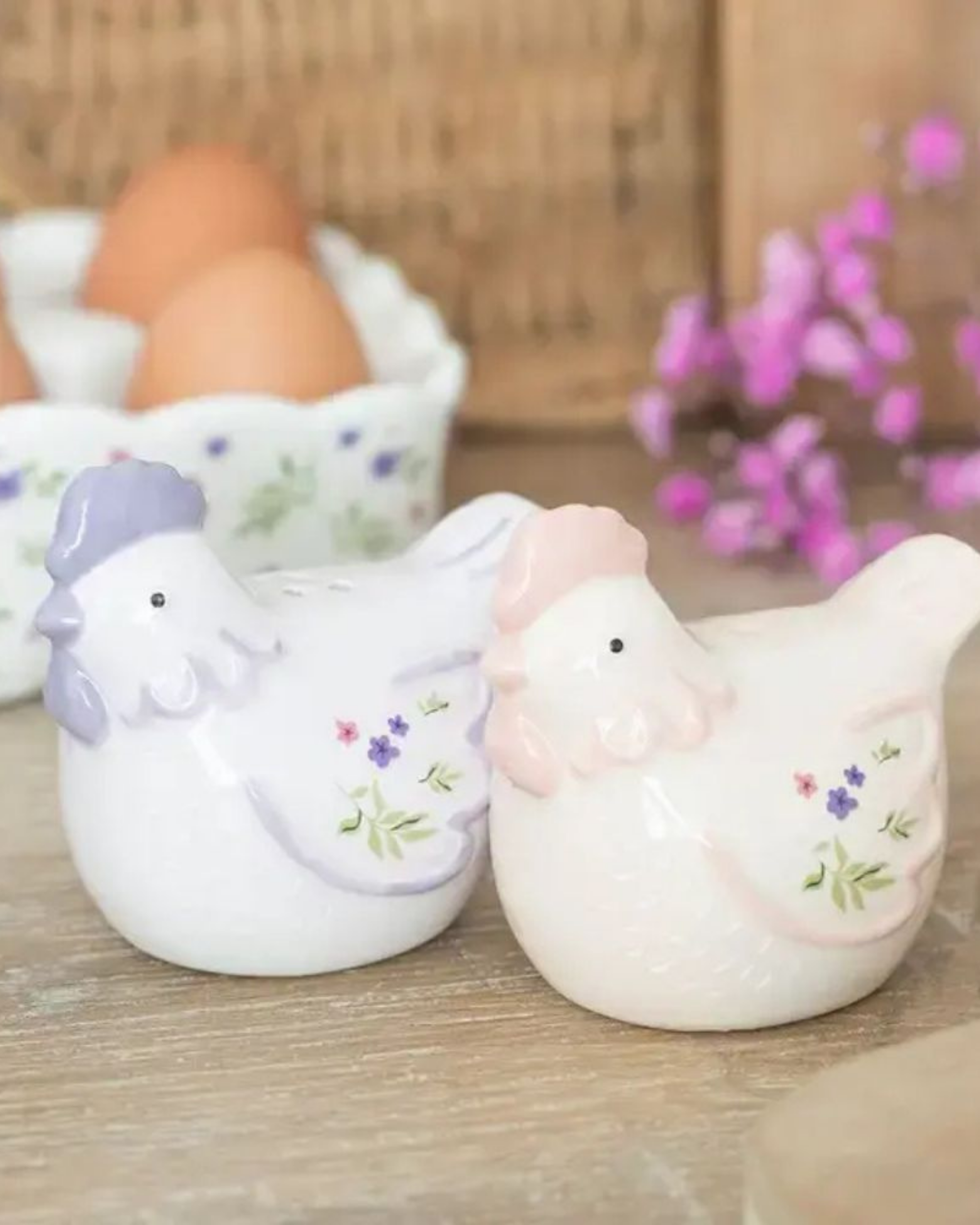 Hen Shaped Salt and Pepper Shakers